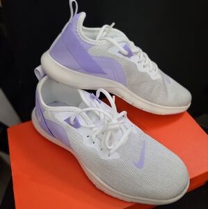 Nike Flex TR 9 Women's White and Purple Sneakers